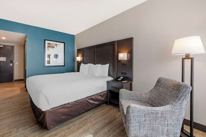 Comfort Inn & Suites Miami International Airport