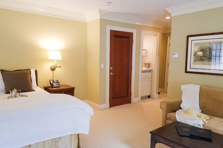 Room 107 of 114