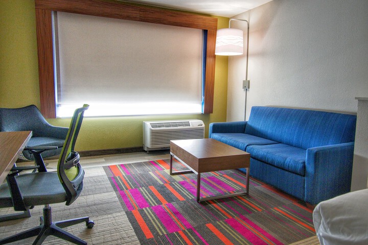 Room 72 of 103