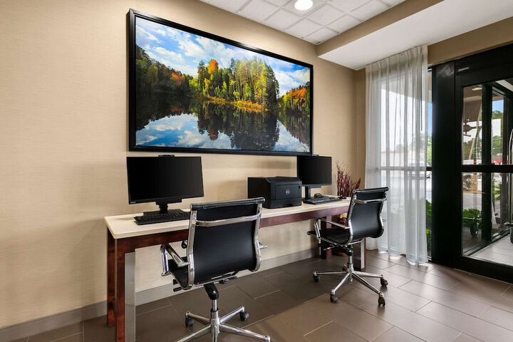 Business Center 35 of 35