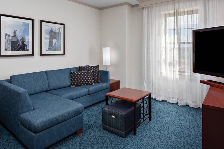 Room 32 of 73