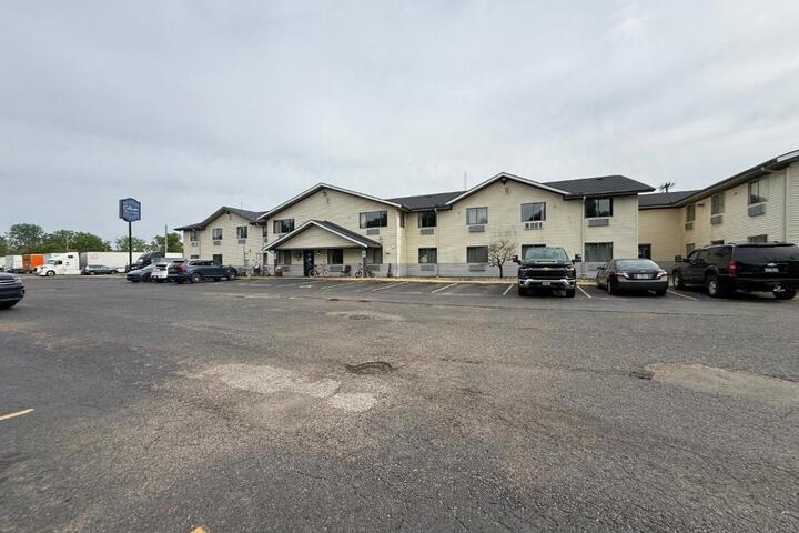 Coldwater Inn & Suites near I 69