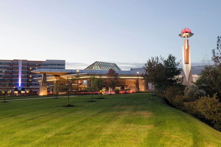 Mohegan Pennsylvania Casino Resort - Adults Only 21+