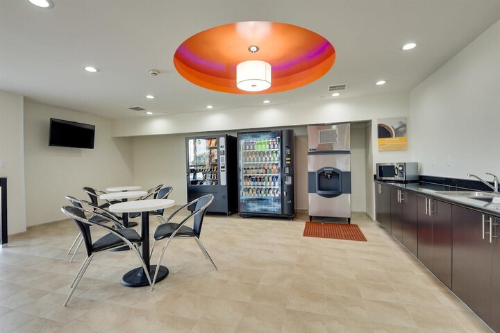 Motel 6 Tulsa OK