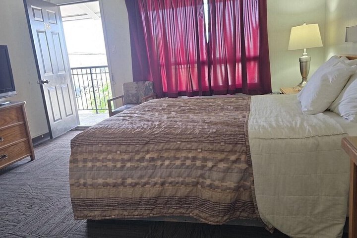 Camelot Court Motel