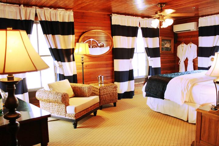 The Riverview Hotel