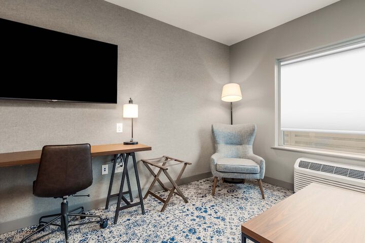 Four Points by Sheraton Kelowna Airport