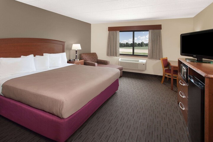Room 13 of 28