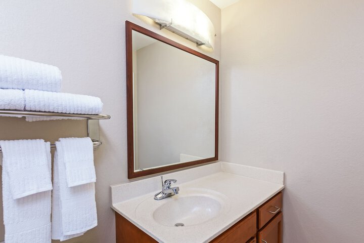 Candlewood Suites Owasso by IHG