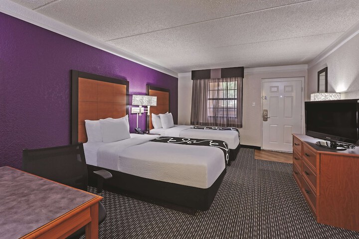 Room 13 of 27