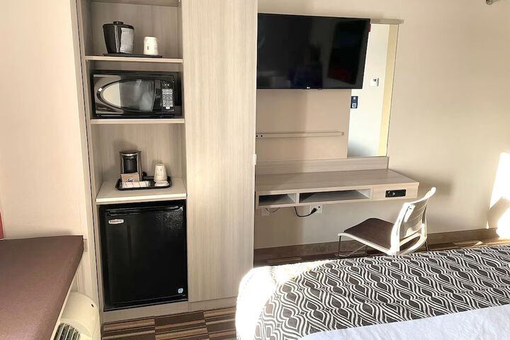 Room 12 of 35