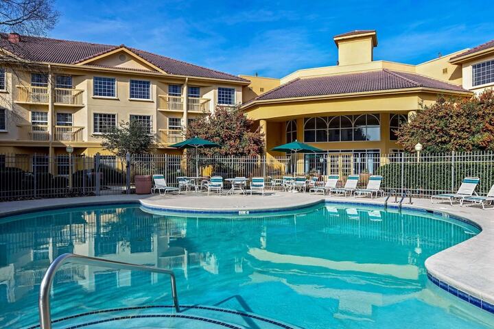 Pool 8 of 34