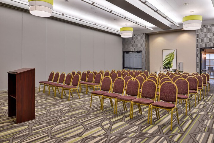 Holiday Inn Express & Suites Elk Grove Central - Hwy 99 by IHG