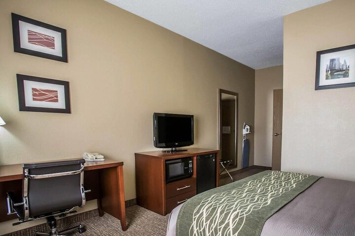 Comfort Inn Morris I-80