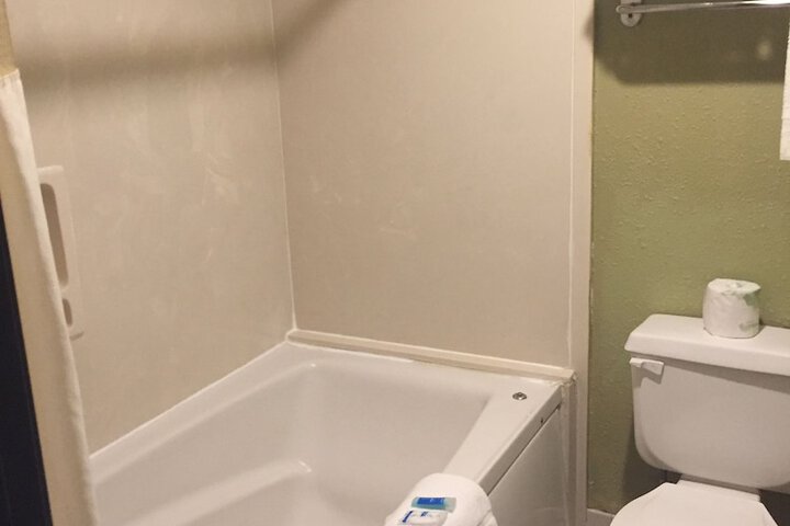 Room 19 of 35