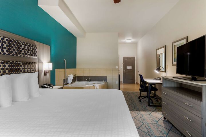 Room 27 of 46