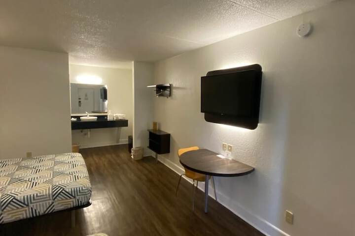 Motel 6 Manchester TN