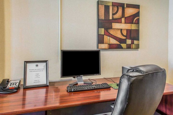Business Center 37 of 37