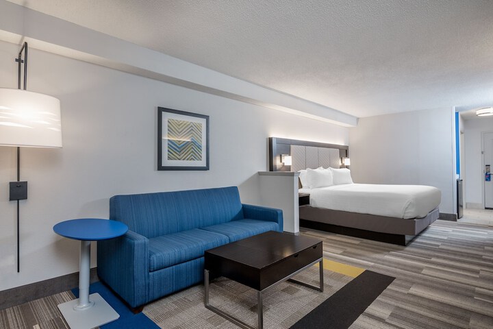 Holiday Inn Express & Suites Florence I-95 & I-20 Civic Center by IHG
