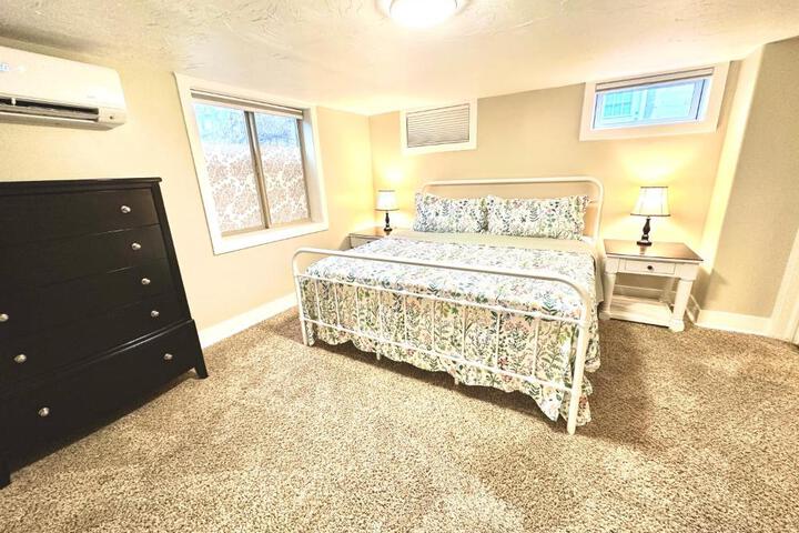 State Street Cottage Suite 1