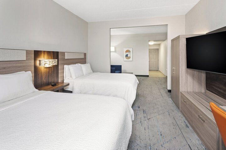 Holiday Inn Express & Suites Chicago West - OHare Arpt Area by IHG