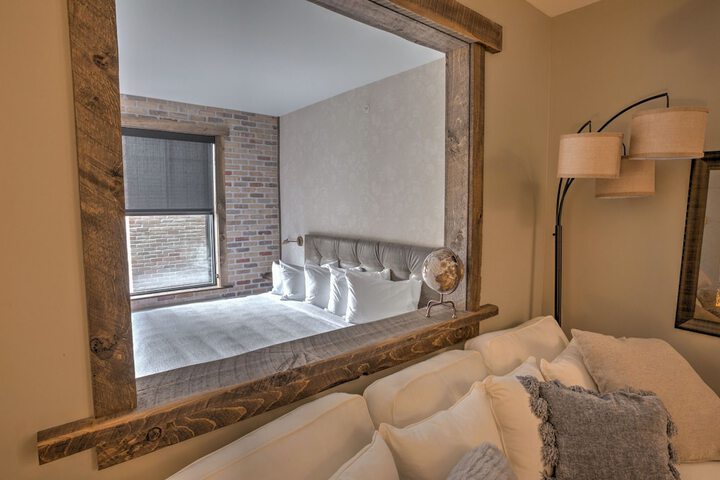 Room 42 of 51