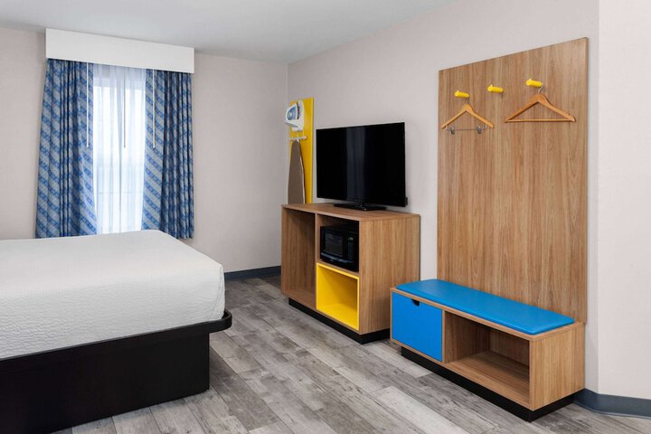 Room 12 of 29