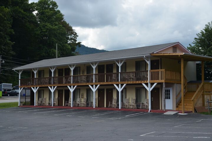 Hotel 2 of 52
