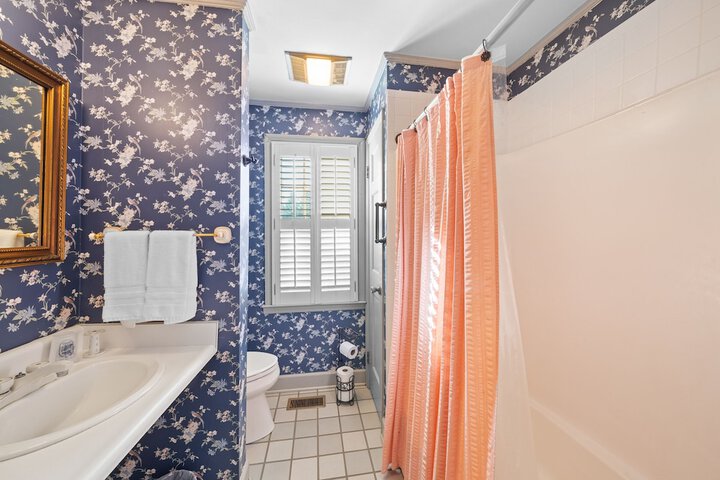 Room 21 of 51