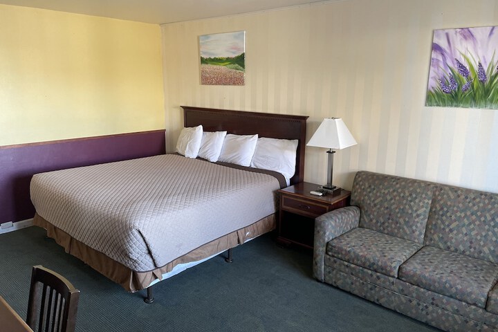 Room 12 of 24