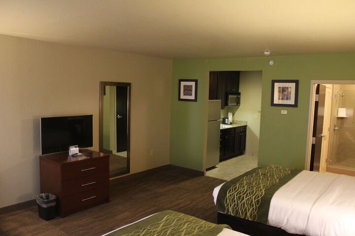 Room 27 of 59