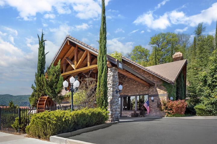 Best Western Plus Yosemite Gateway Inn