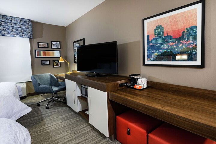 Room 33 of 87