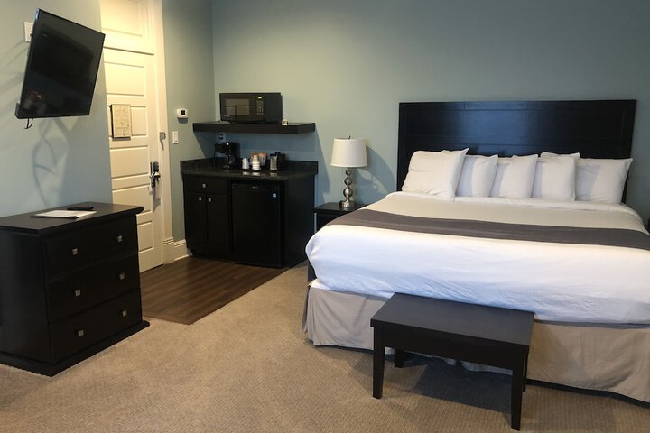 Room 64 of 105