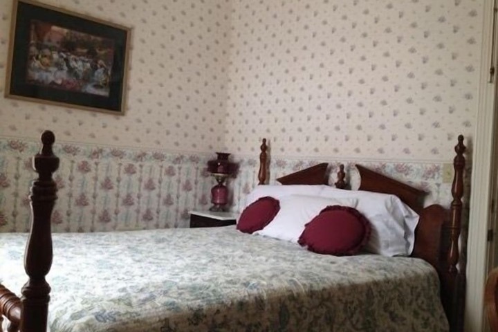 Room 3 of 5