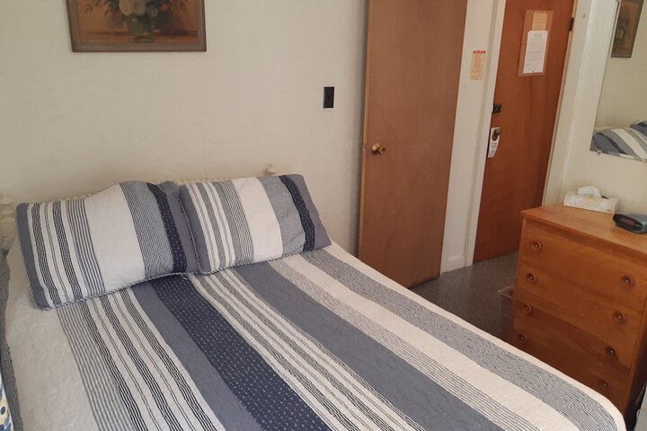 Room 55 of 215