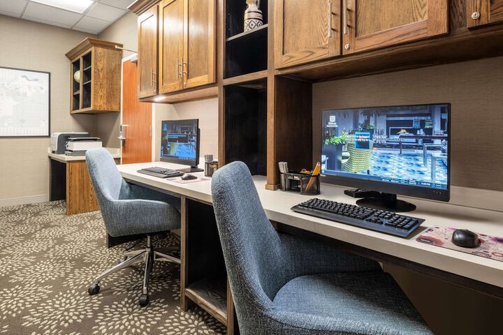 Business Center 43 of 43
