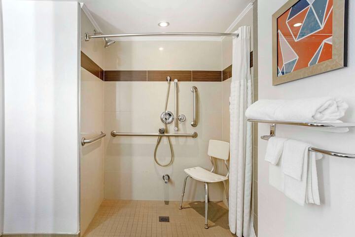 Room 41 of 69