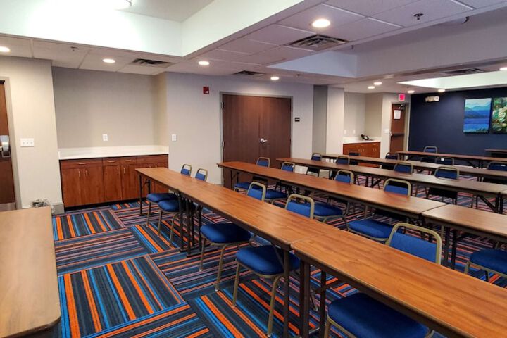 Hampton Inn Hillsville