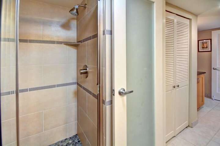 Room 14 of 28