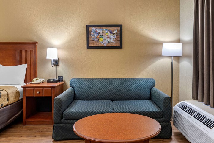 Room 17 of 23