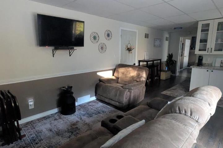 Suite in the Bush-Private Apartment
