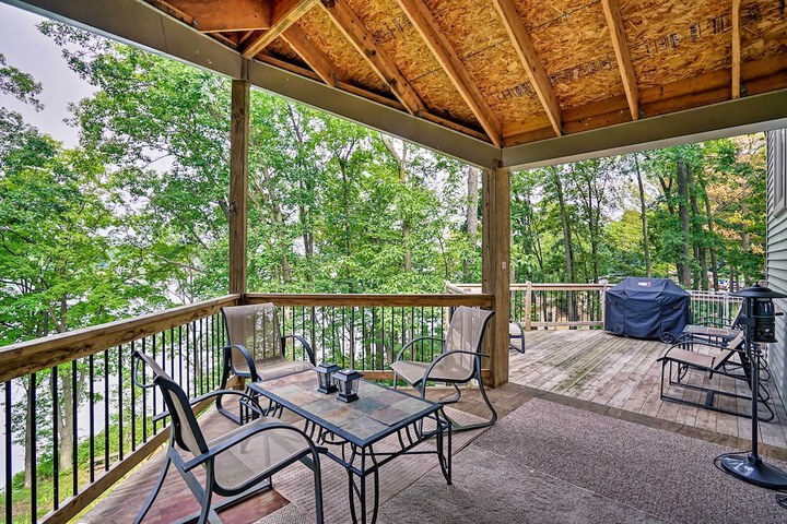 Grand Rapids Area Lakefront House w / Dock