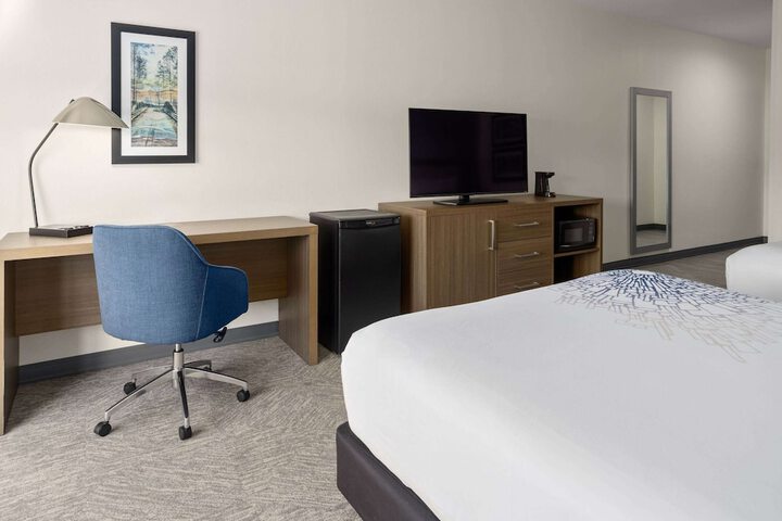 Room 15 of 37