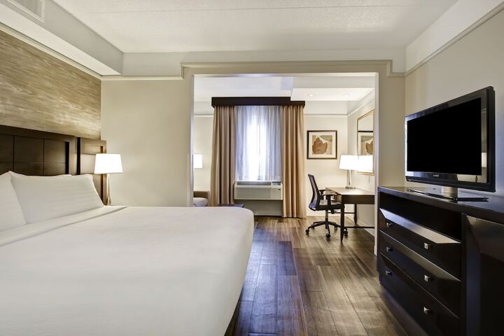 Room 28 of 60