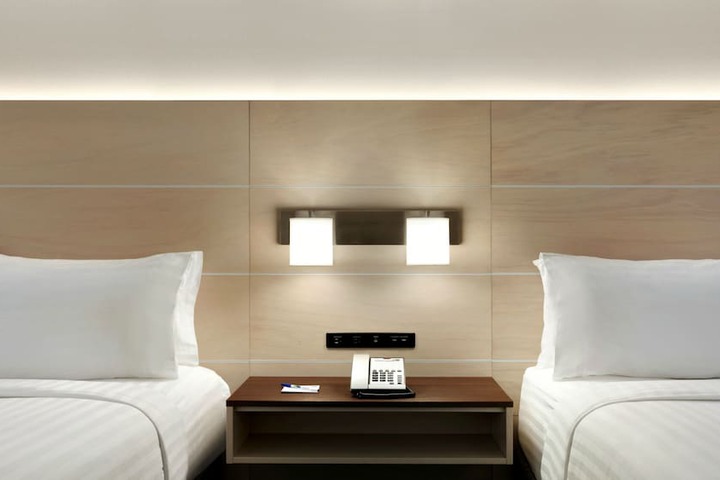 Room 25 of 46