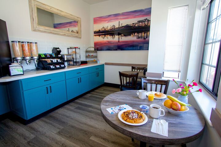 Carousel Beach Inn
