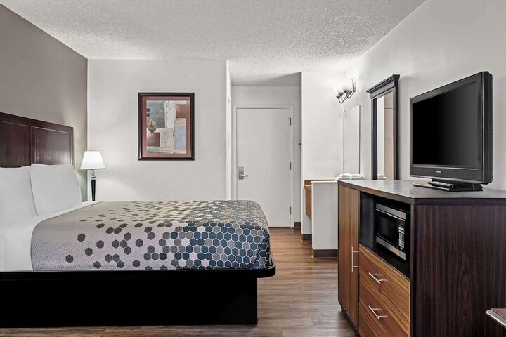 Room 14 of 45