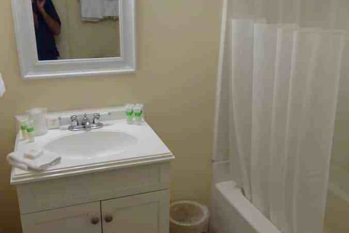 Room 64 of 141