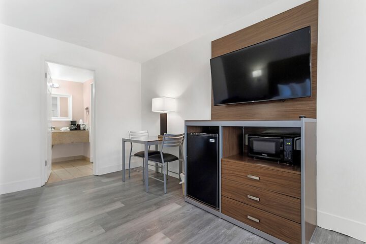 Room 8 of 29